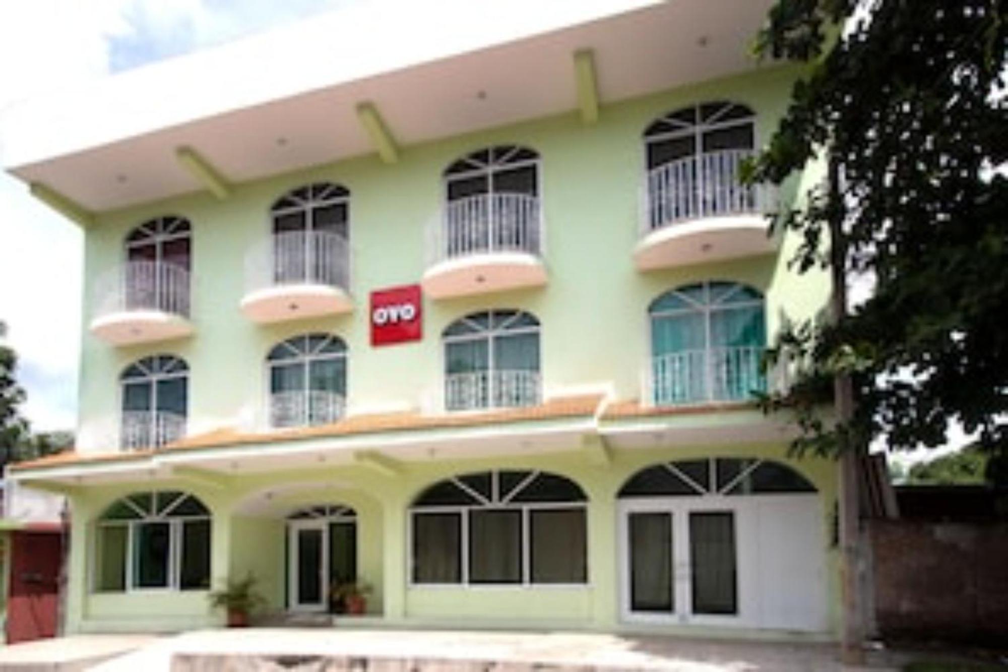 Oyo Hotel Estacion,Jose Cardel,Parque Central Revolucion Exterior photo